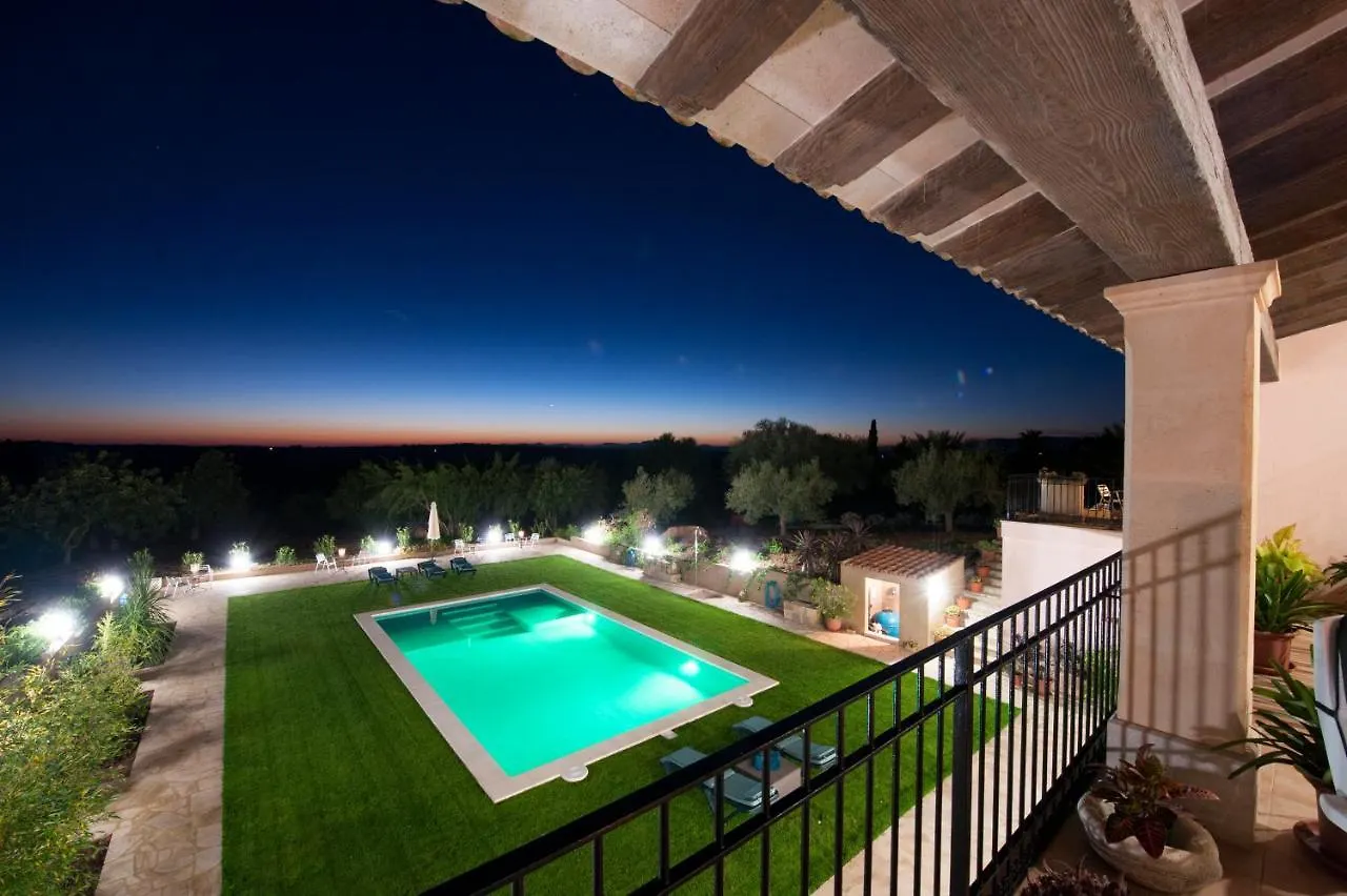 מנקור Luxurious 6-Bedroom Villa Just 10 Minutes From The Beach