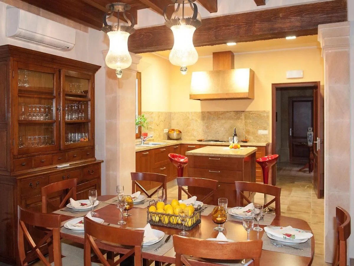 Luxurious 6-Bedroom Villa Just 10 Minutes From The Beach Manacor